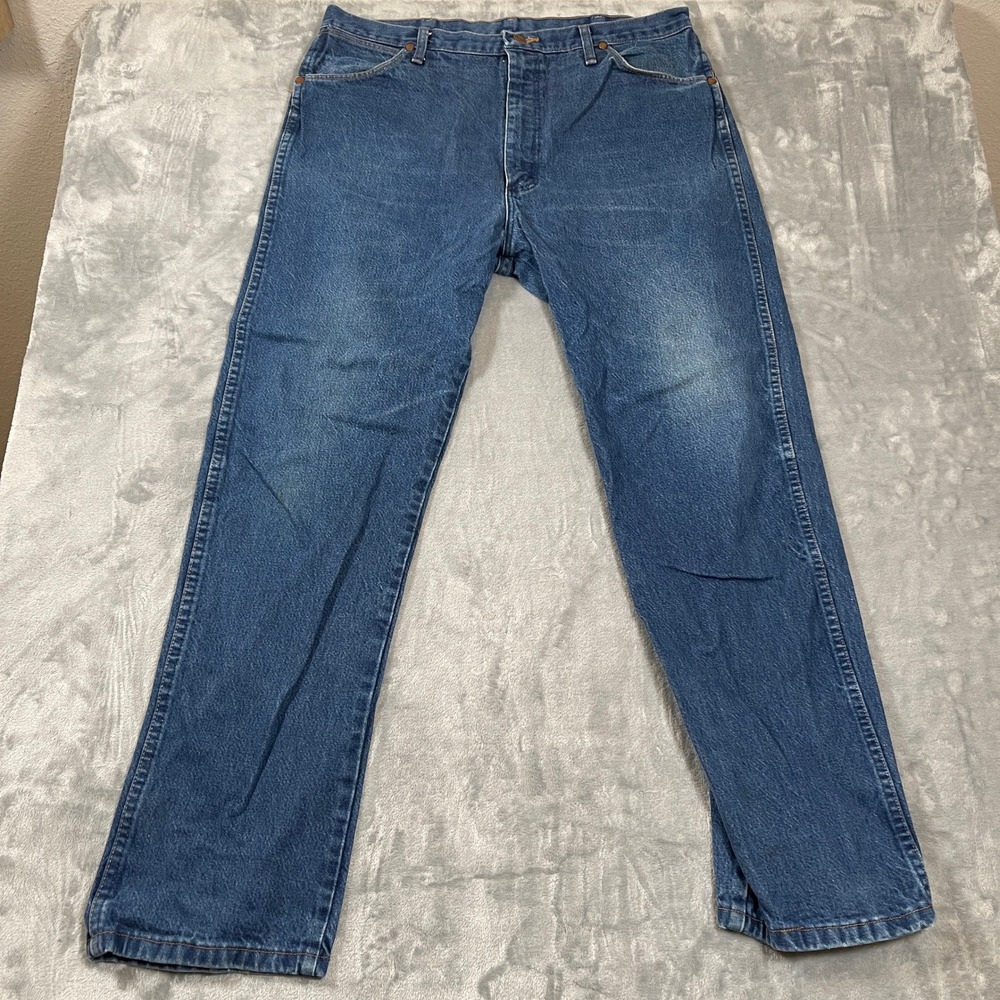 Wrangler‎ Men's Blue Denim Jeans 38x32 Straight Fit Workwear Classic